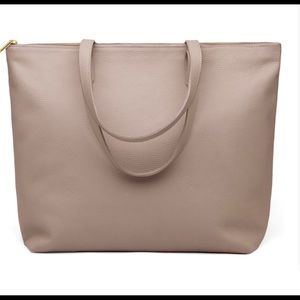 Cuyana Classic Leather Zipper Tote in Stone